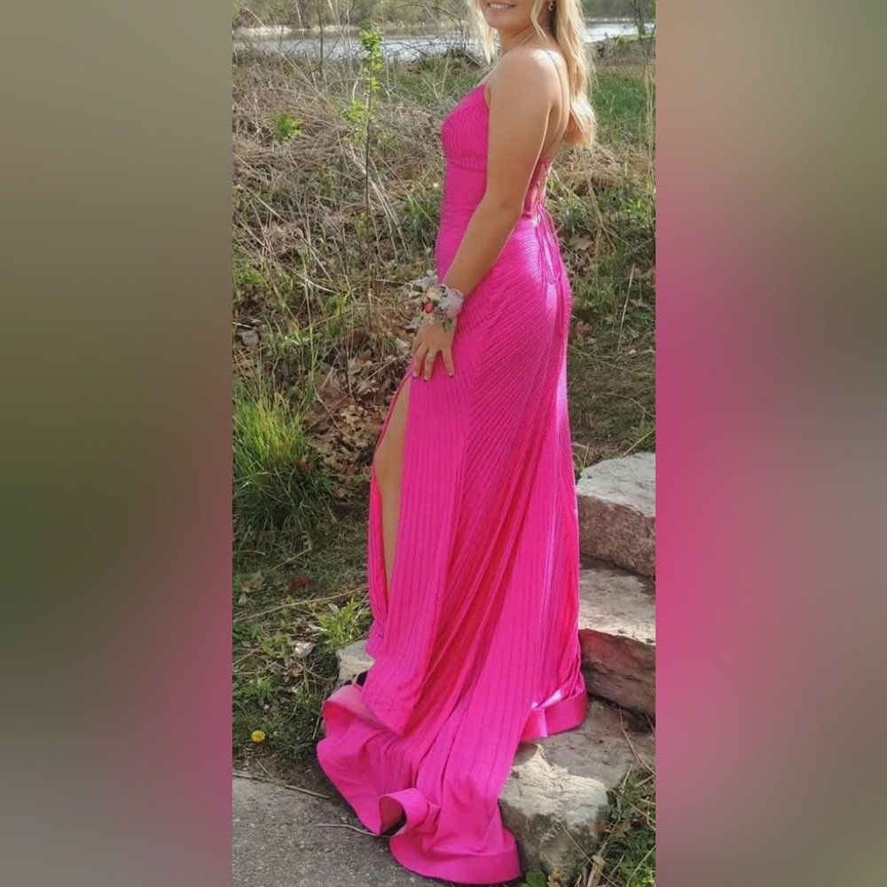 Hot Pink Prom!  So cute.